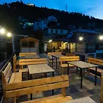 Mele Nocleg ze śniadaniem 4*
