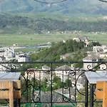 Mele Nocleg ze śniadaniem Gjirokastra