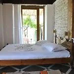 Mele 4* Gjirokastër