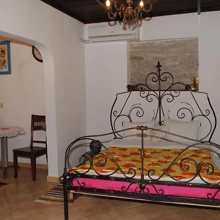 לינה וארוחת בוקר Mele