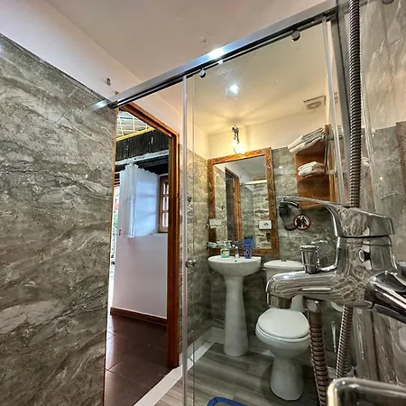 Nocleg ze śniadaniem Mele 3*