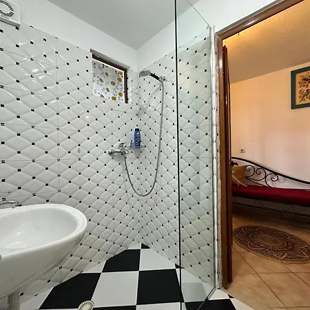 Nocleg ze śniadaniem Mele 3*