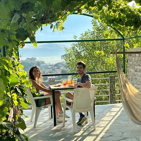 לינה וארוחת בוקר Mele