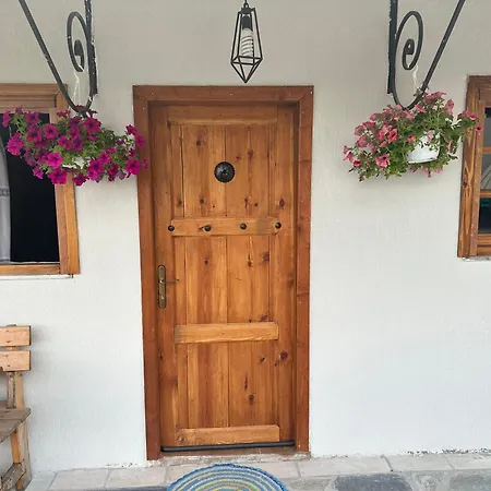 Mele Nocleg ze śniadaniem 3*