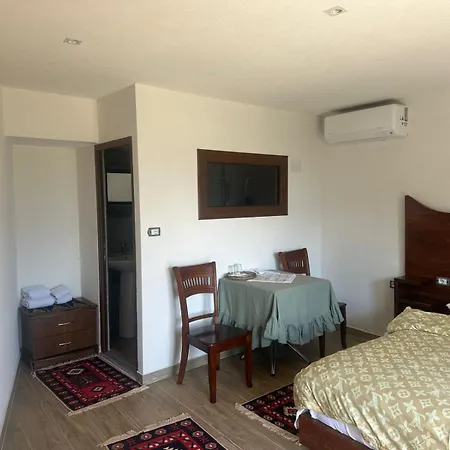 Oda ve Kahvaltı Mele 3*