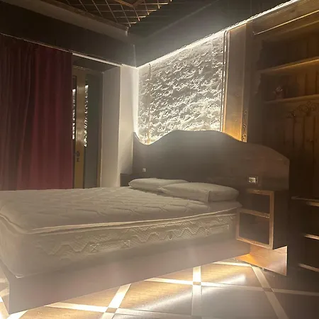 Mele 4* Gjirokastër