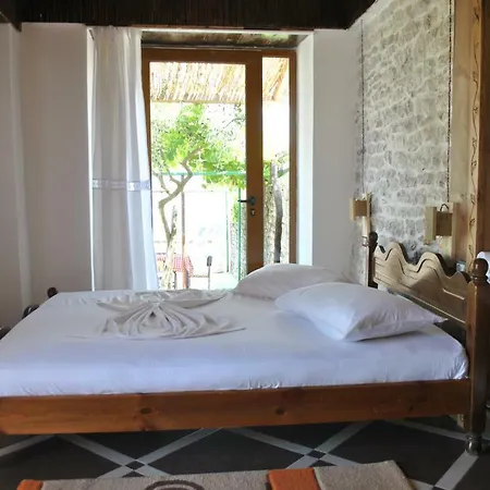 Mele 4* Gjirokastër