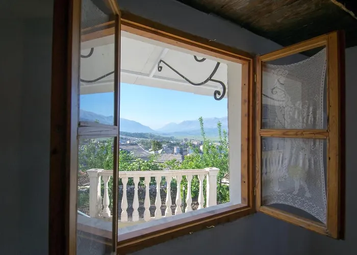 Couette-café Mele 3*