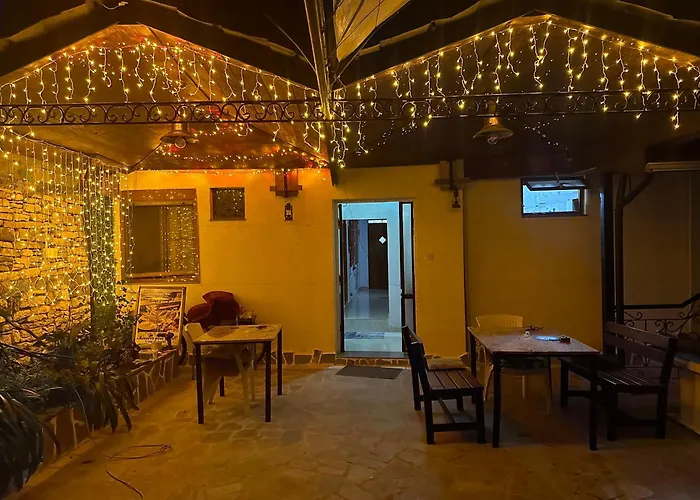 Couette-café Mele Gjirokastër