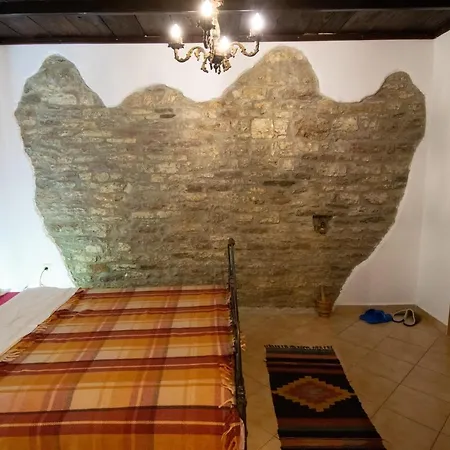 Alojamento de Acomodação e Pequeno-almoço Mele Gjirokastër