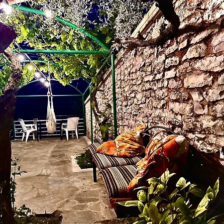 Mele 住宿加早餐酒店 Gjirokastër