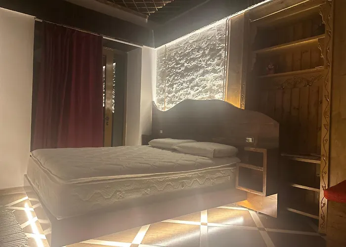 Mele 3* Gjirokastër